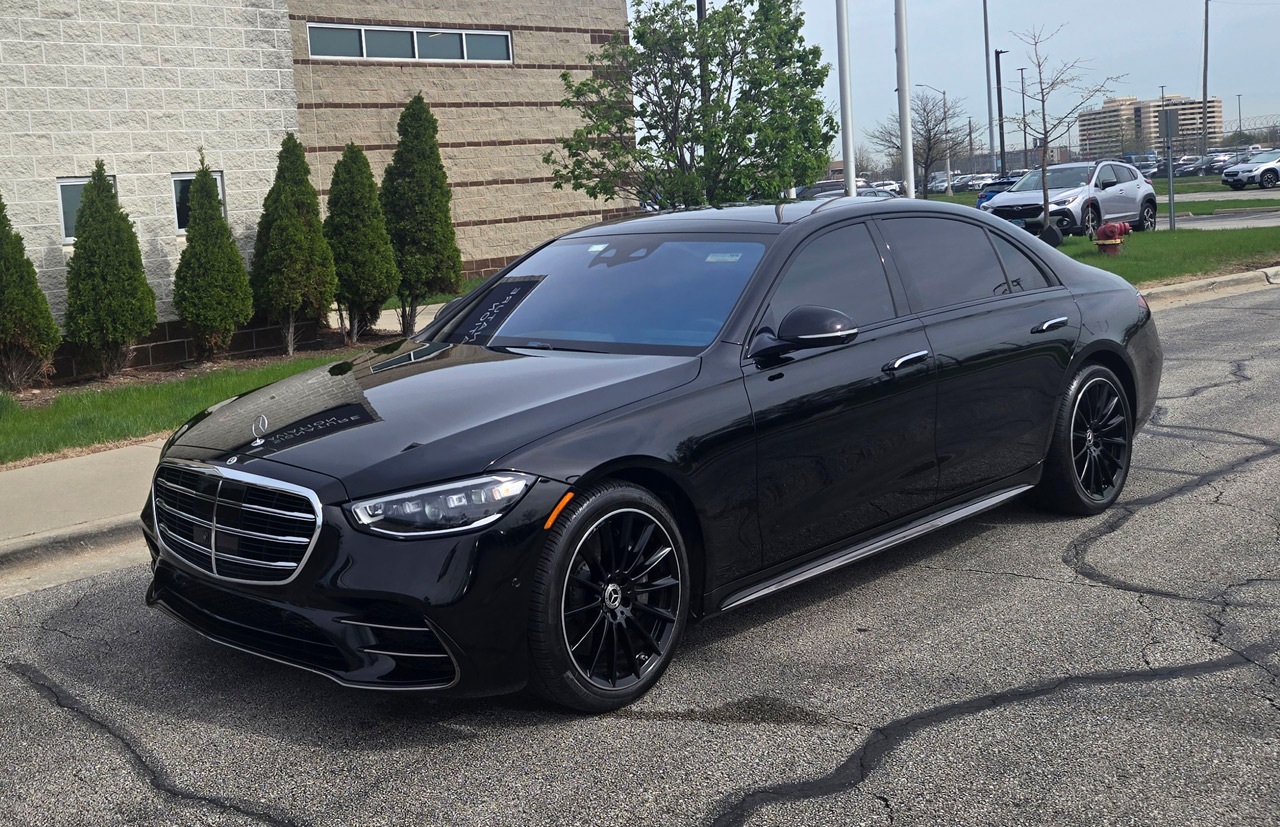 Mercedes Benz s580 luxury sedan