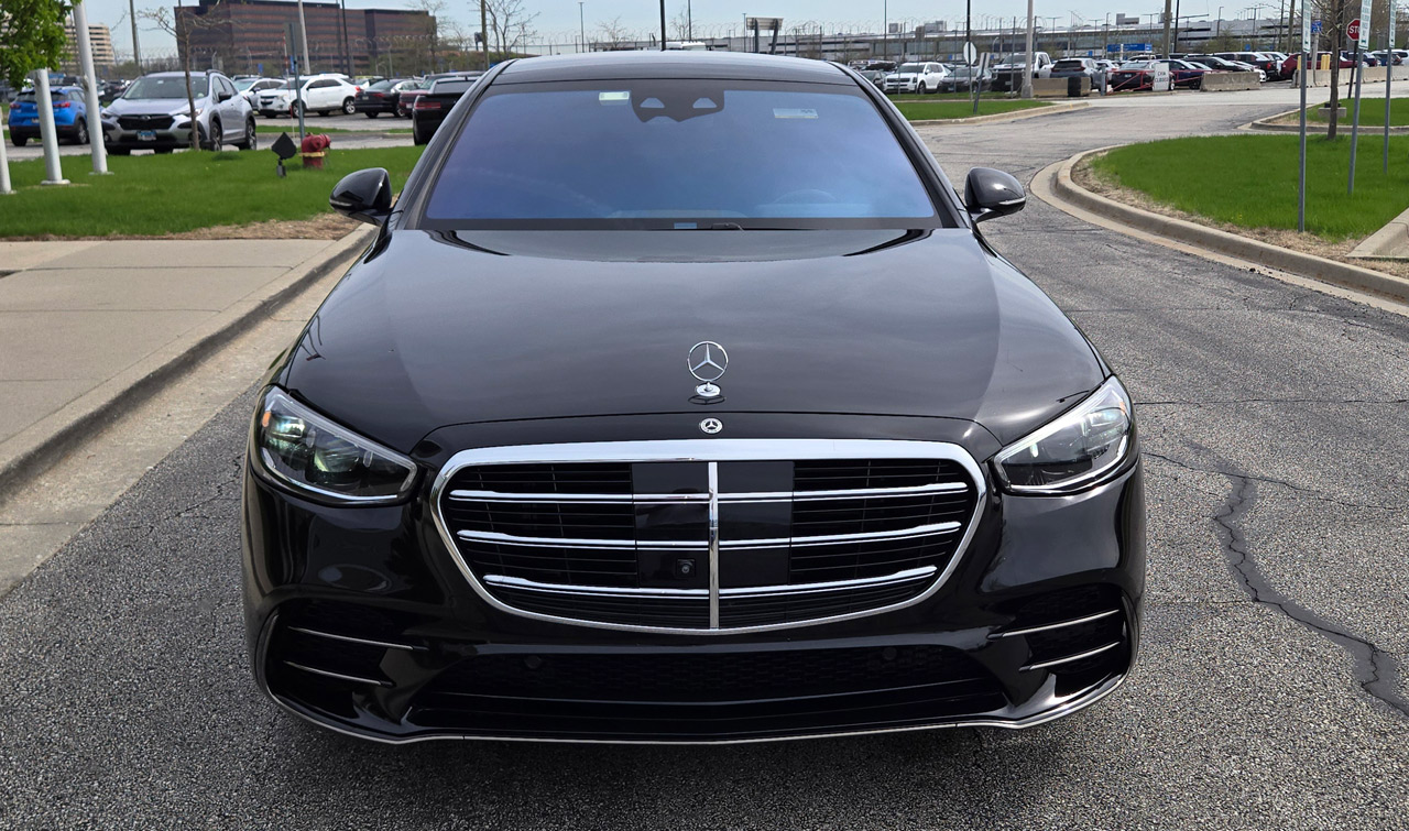 Mercedes Benz s580 front